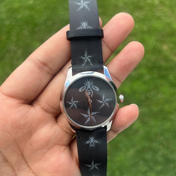 GUCCI G-Timeless Bee and Star Motif Black Dial Leather Strap unisex  Watch - Picture 11 of 15